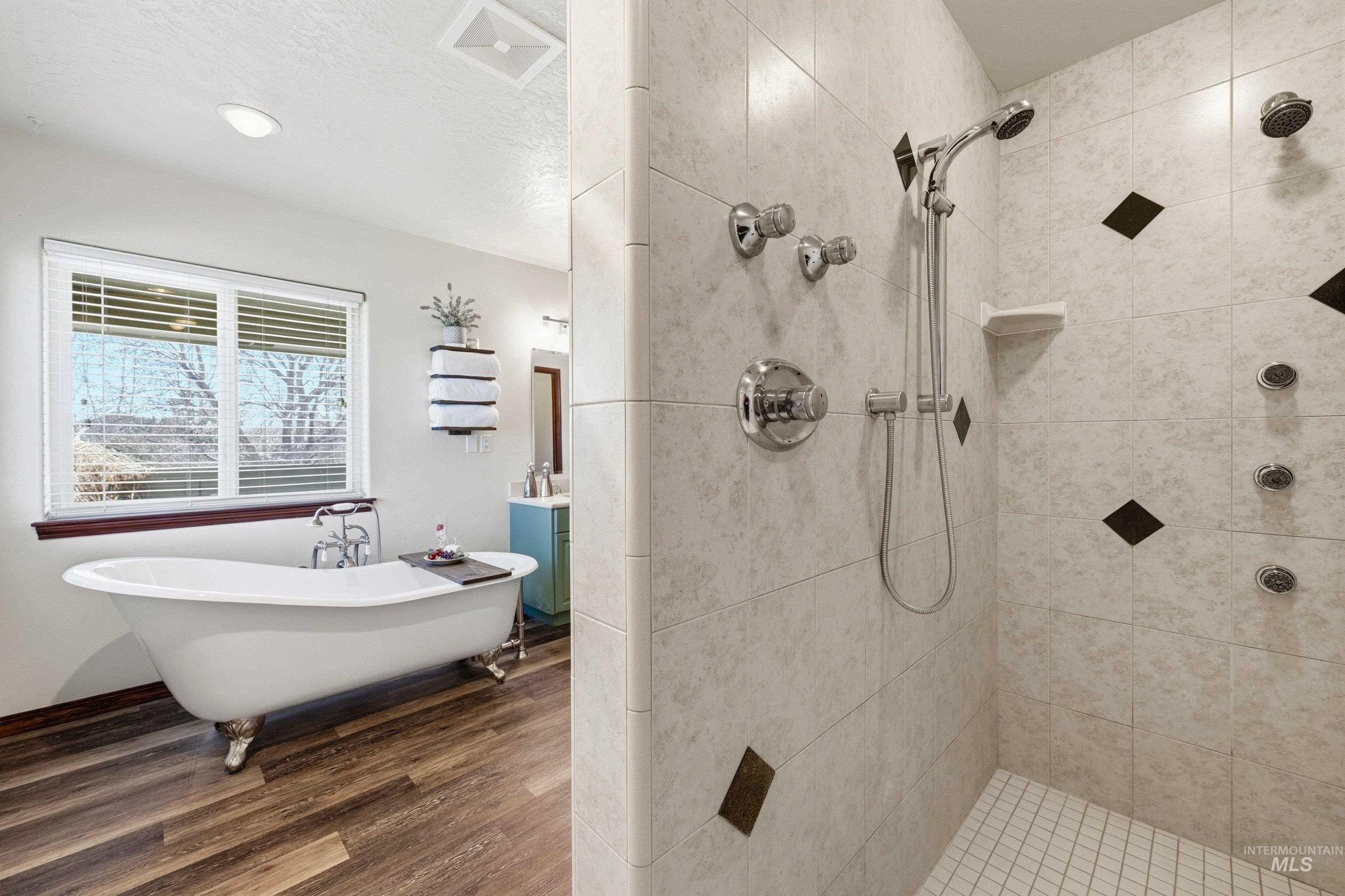 8018 W Snowberry Court, Boise, Idaho 83709, 4 Bedrooms, 2.5 Bathrooms, Residential For Sale, Price $1,499,000,MLS 98979777