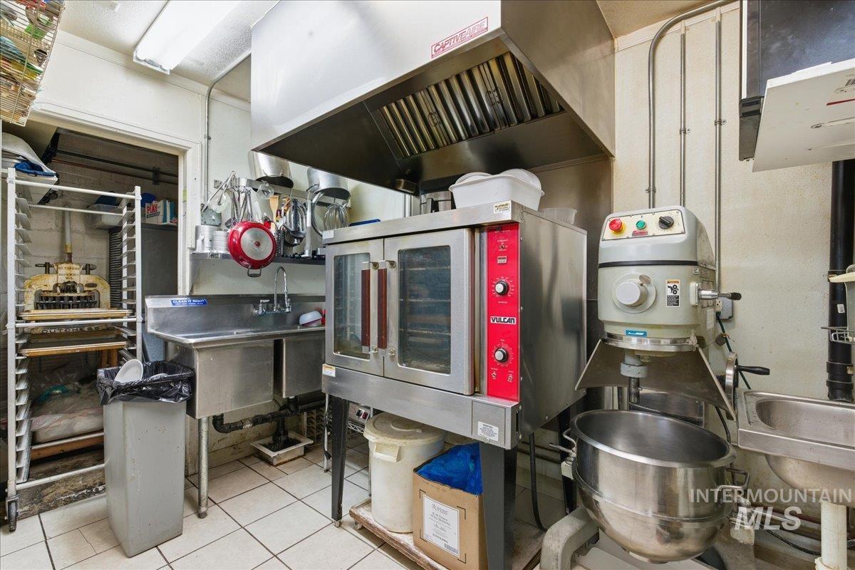 300 S Washington, Emmett, Idaho 83617, Business/Commercial For Sale, Price $340,000,MLS 98979778