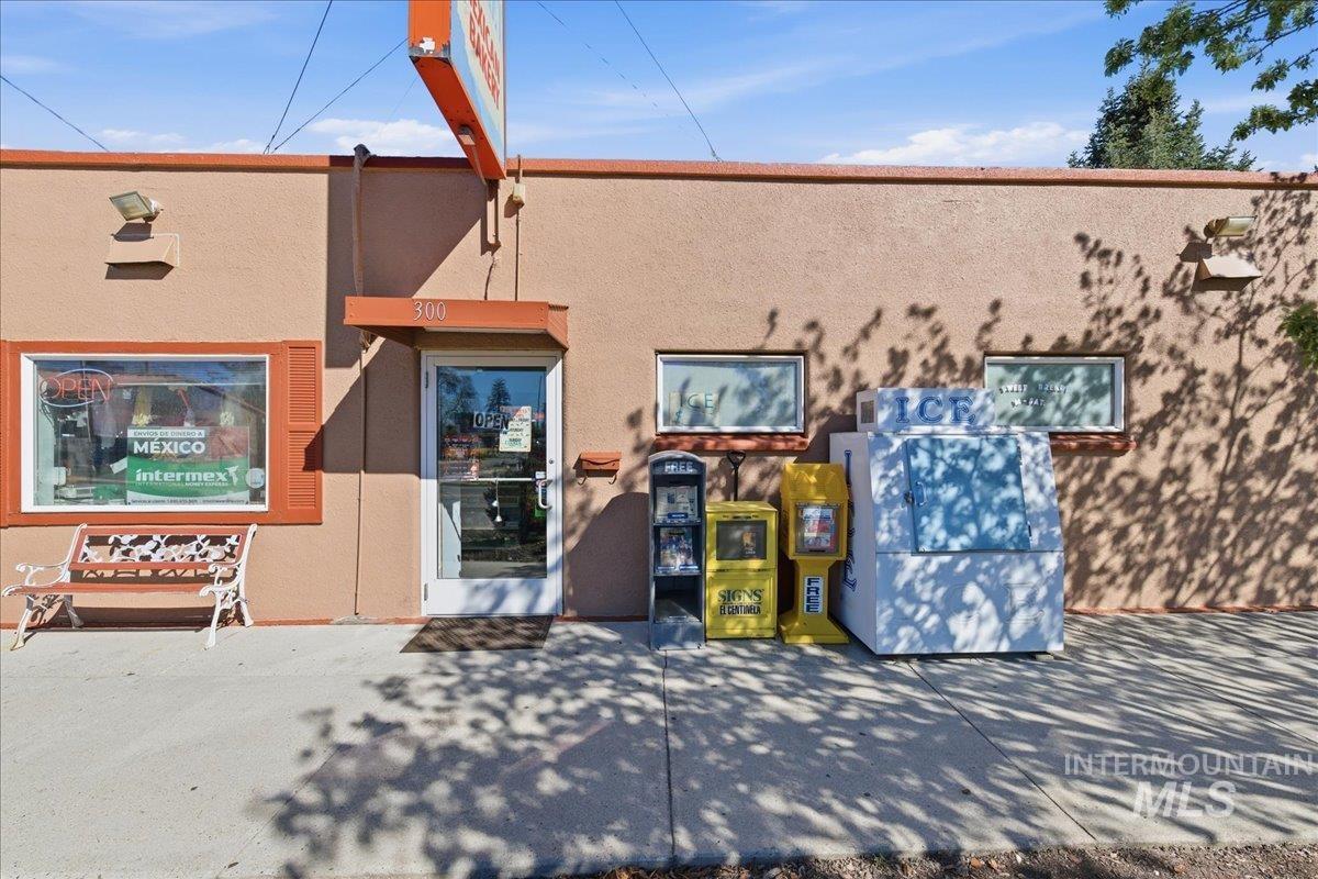 300 S Washington, Emmett, Idaho 83617, Business/Commercial For Sale, Price $340,000,MLS 98979778