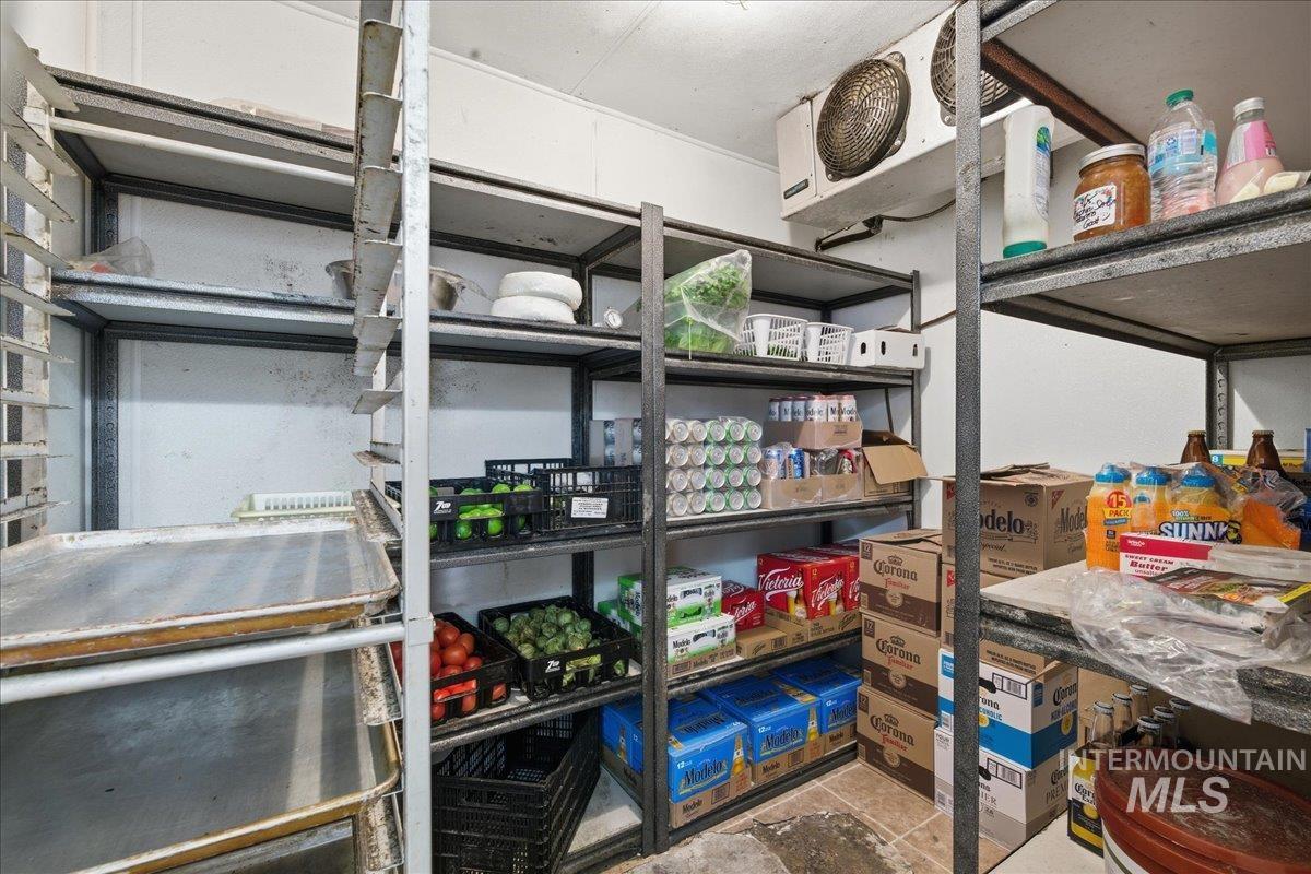 300 S Washington, Emmett, Idaho 83617, Business/Commercial For Sale, Price $340,000,MLS 98979778