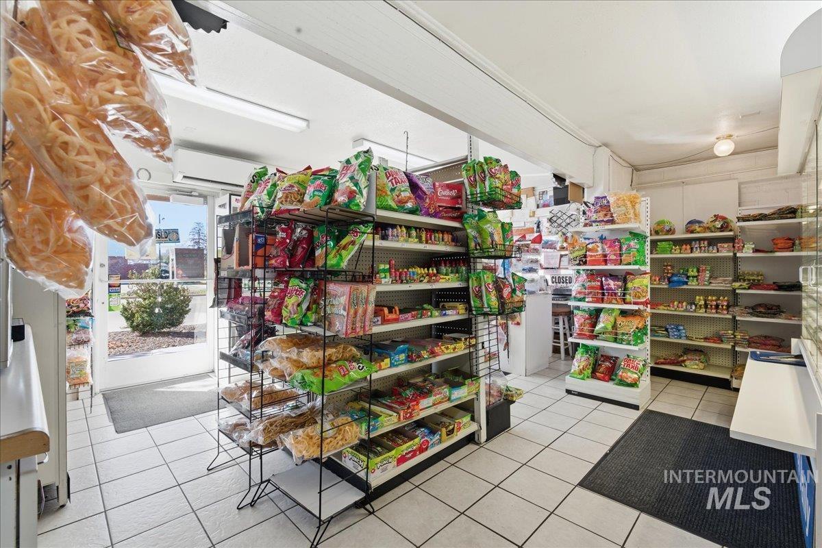 300 S Washington, Emmett, Idaho 83617, Business/Commercial For Sale, Price $340,000,MLS 98979778
