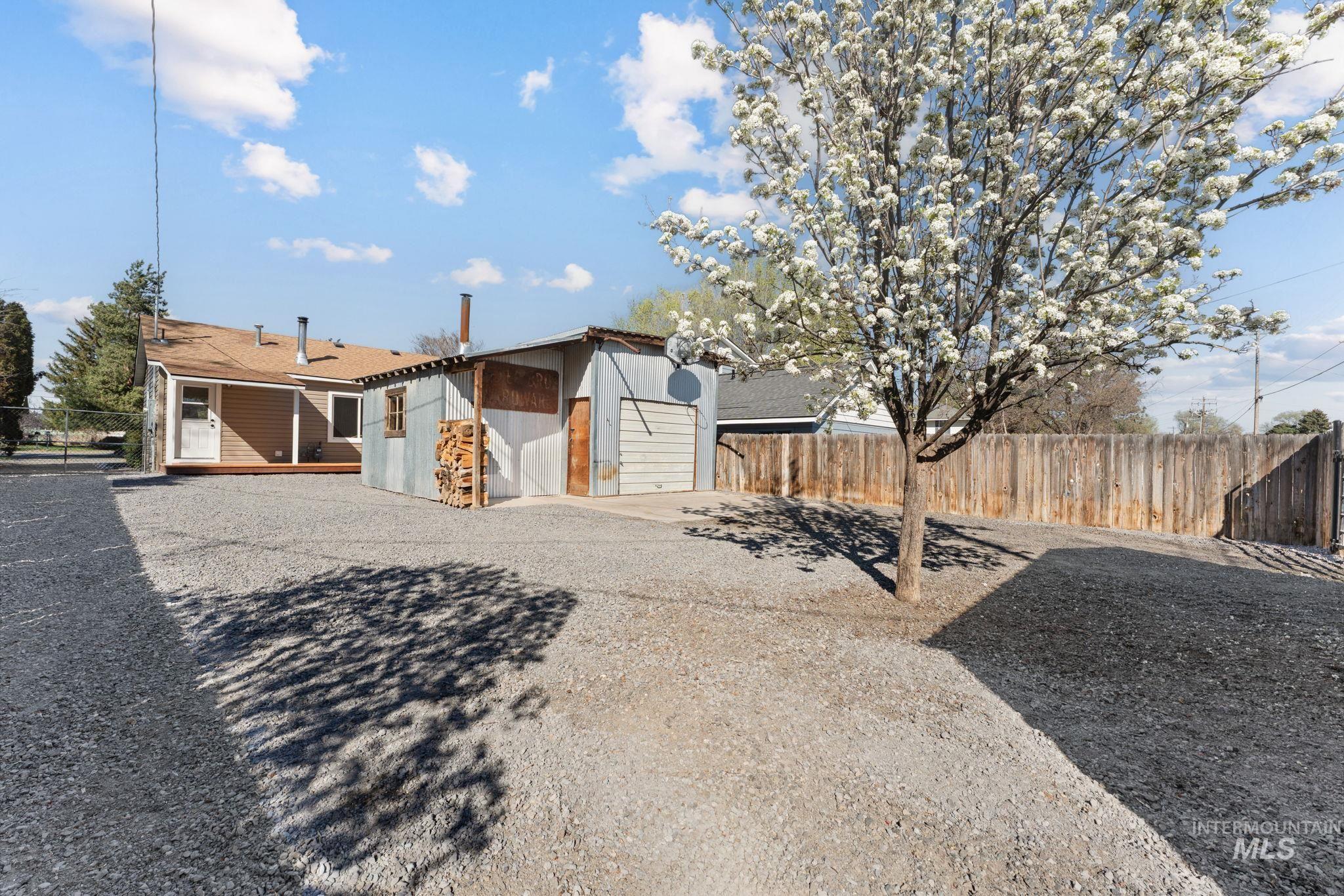 283 E Ave. B, Wendell, Idaho 83355, 2 Bedrooms, 1 Bathroom, Residential For Sale, Price $225,000, 98979780