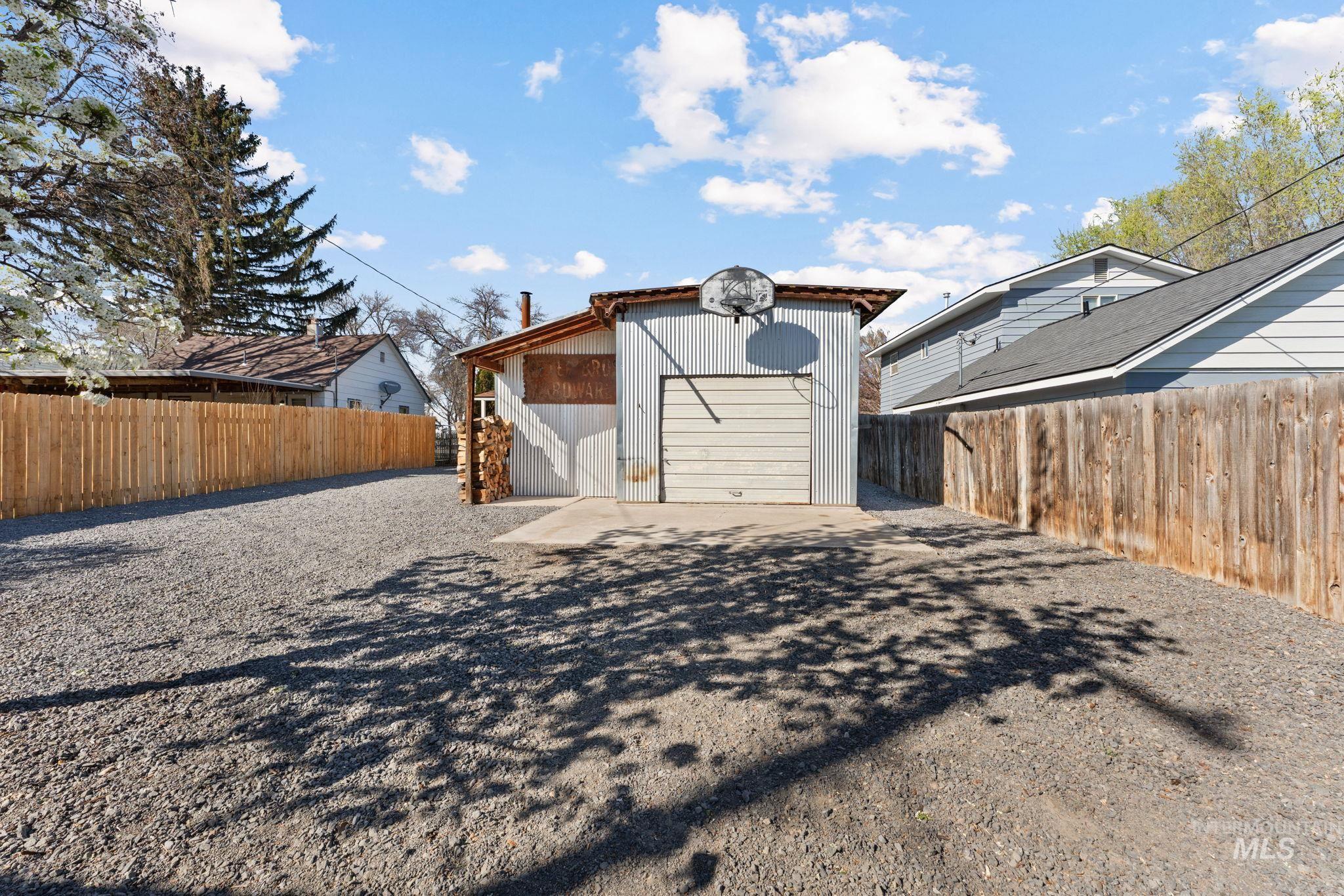 283 E Ave. B, Wendell, Idaho 83355, 2 Bedrooms, 1 Bathroom, Residential For Sale, Price $225,000, 98979780