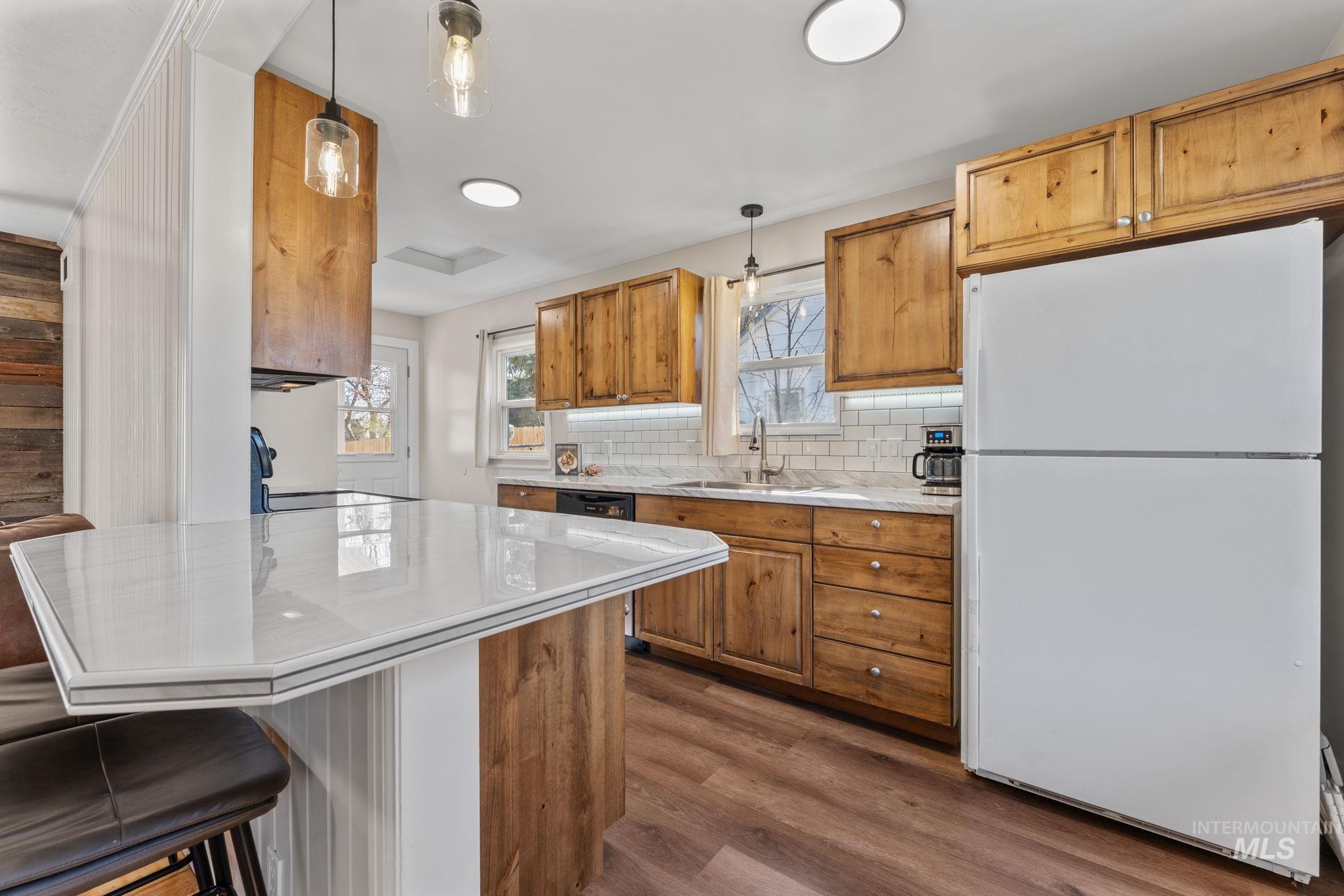 283 E Ave. B, Wendell, Idaho 83355, 2 Bedrooms, 1 Bathroom, Residential For Sale, Price $225,000, 98979780