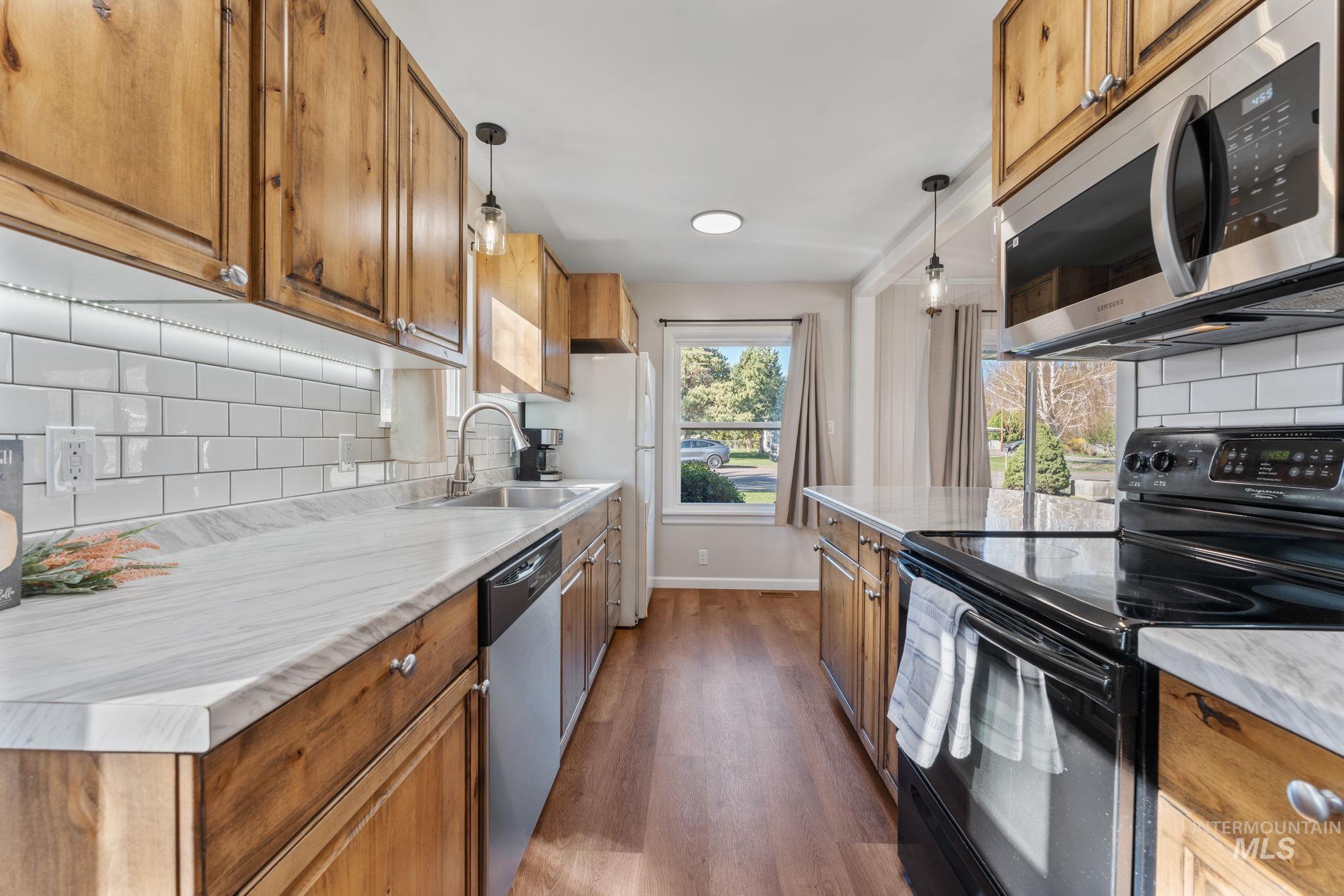 283 E Ave. B, Wendell, Idaho 83355, 2 Bedrooms, 1 Bathroom, Residential For Sale, Price $225,000, 98979780