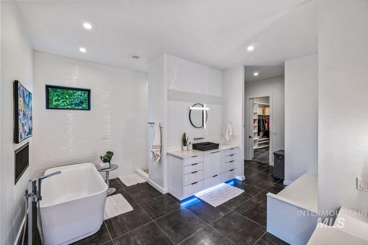 3492 E Heartleaf Dr, Boise, Idaho 83716, 4 Bedrooms, 4 Bathrooms, Residential For Sale, Price $2,599,999,MLS 98979781