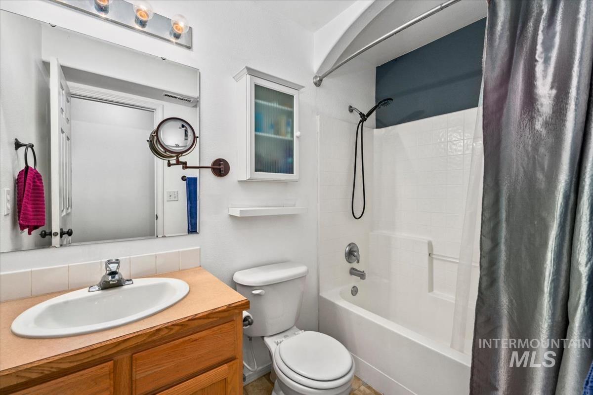 5943 S. Zither Avenue, Boise, Idaho 83709, 3 Bedrooms, 2.5 Bathrooms, Residential For Sale, Price $440,000, 98979782