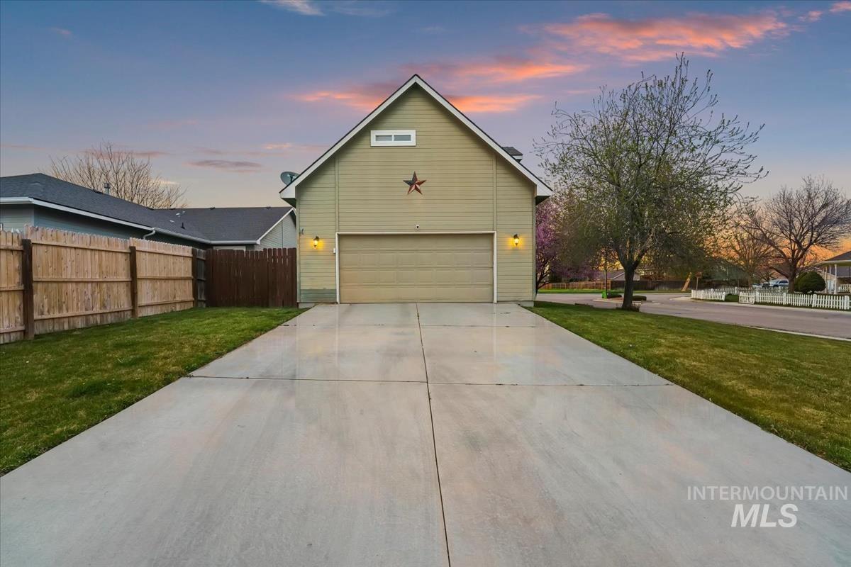 5943 S. Zither Avenue, Boise, Idaho 83709, 3 Bedrooms, 2.5 Bathrooms, Residential For Sale, Price $440,000, 98979782