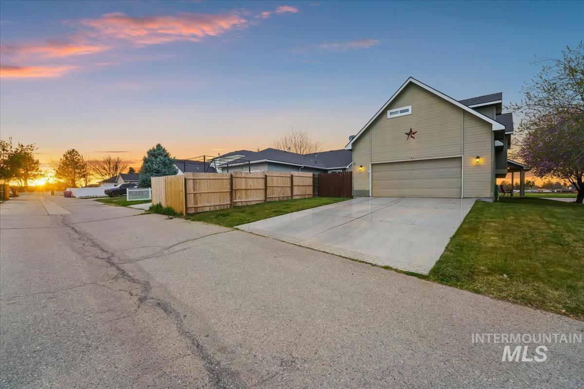 5943 S. Zither Avenue, Boise, Idaho 83709, 3 Bedrooms, 2.5 Bathrooms, Residential For Sale, Price $440,000, 98979782