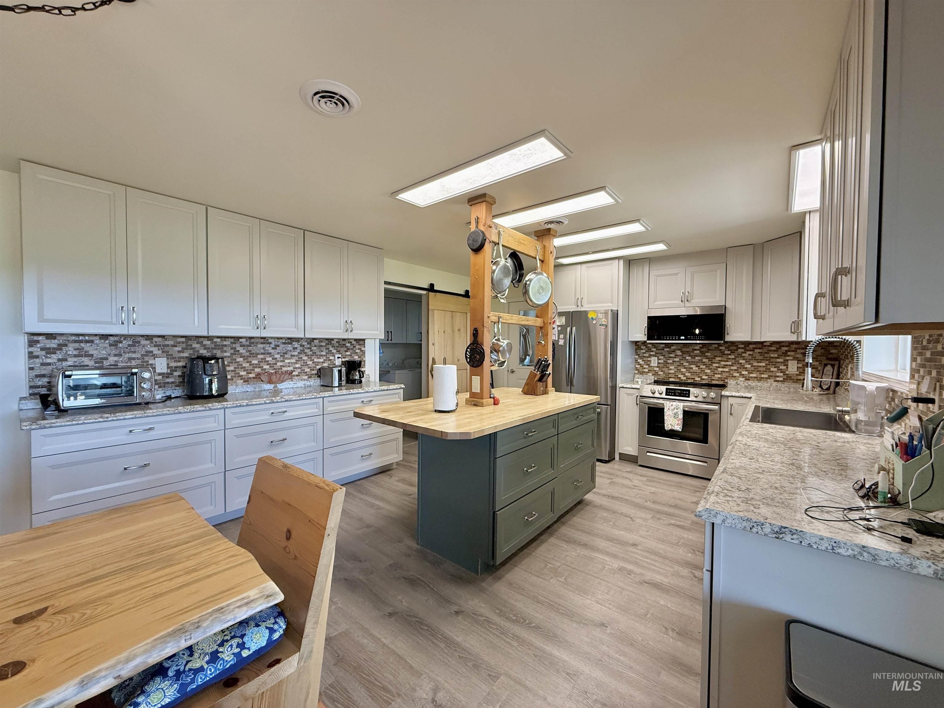 232 Camas Rd., Grangeville, Idaho 83530, 3 Bedrooms, 3 Bathrooms, Residential For Sale, Price $619,000, 98979784