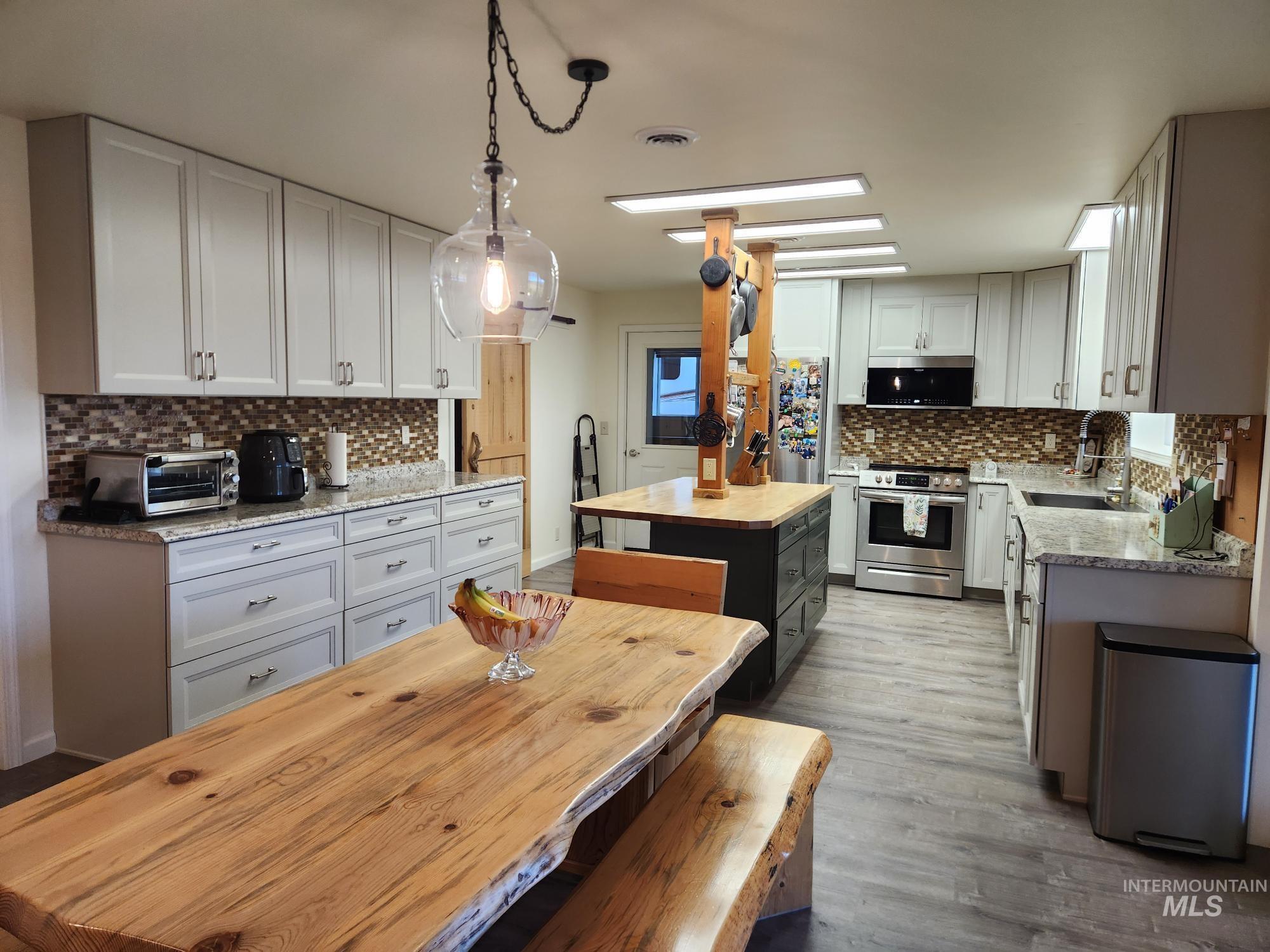 232 Camas Rd., Grangeville, Idaho 83530, 3 Bedrooms, 3 Bathrooms, Residential For Sale, Price $619,000, 98979784