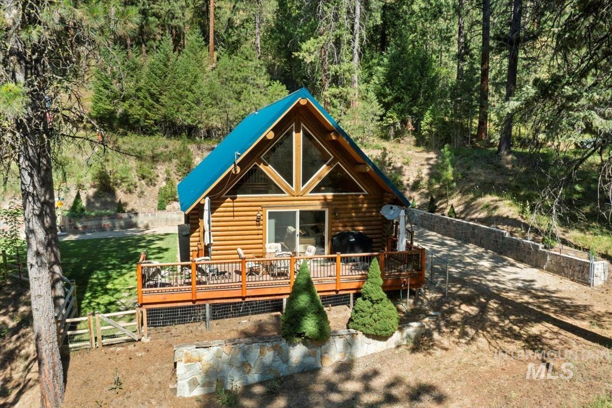 10 Elk Point Rd, Garden Valley, Idaho 83622, 3 Bedrooms, 2 Bathrooms, Residential For Sale, Price $560,000, 98979785