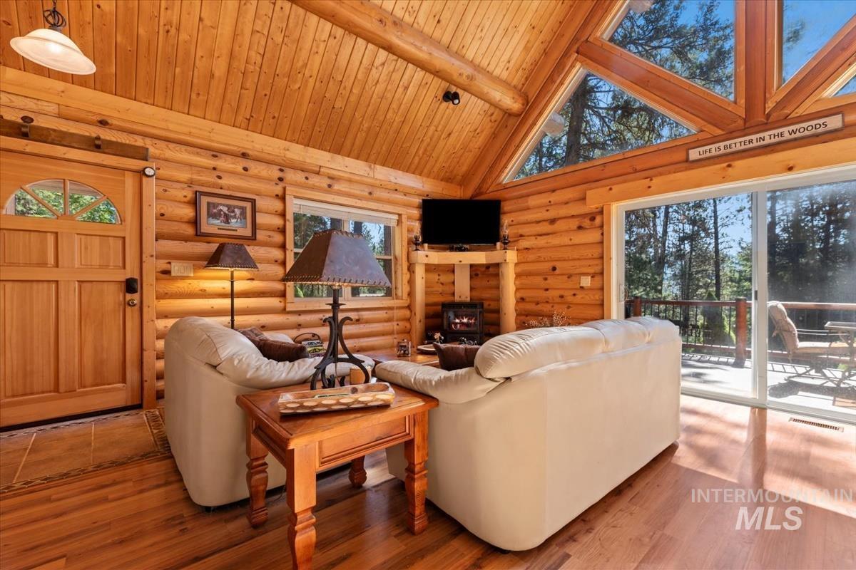 10 Elk Point Rd, Garden Valley, Idaho 83622, 3 Bedrooms, 2 Bathrooms, Residential For Sale, Price $565,000, 98979785