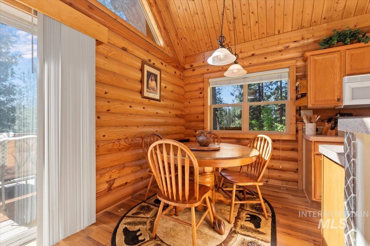 10 Elk Point Rd, Garden Valley, Idaho 83622, 3 Bedrooms, 2 Bathrooms, Residential For Sale, Price $565,000, 98979785