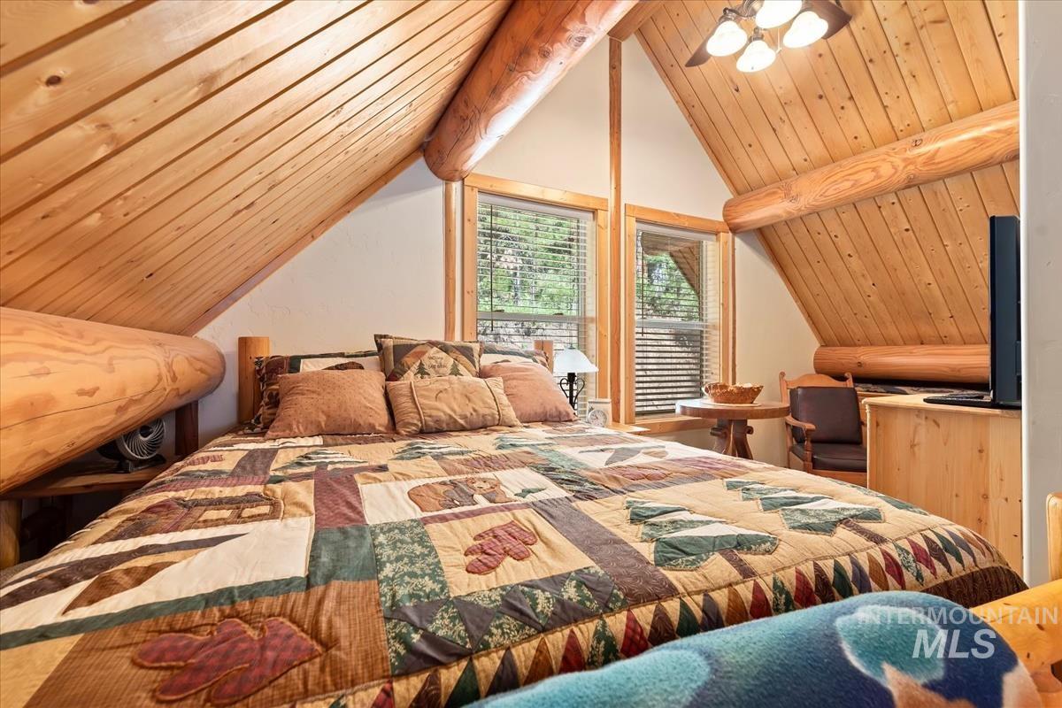 10 Elk Point Rd, Garden Valley, Idaho 83622, 3 Bedrooms, 2 Bathrooms, Residential For Sale, Price $565,000, 98979785