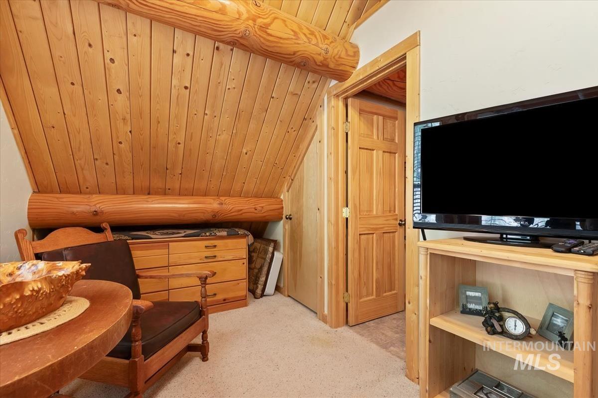 10 Elk Point Rd, Garden Valley, Idaho 83622, 3 Bedrooms, 2 Bathrooms, Residential For Sale, Price $565,000, 98979785