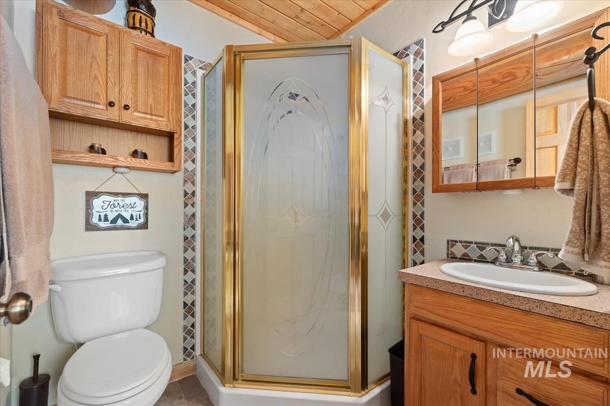 10 Elk Point Rd, Garden Valley, Idaho 83622, 3 Bedrooms, 2 Bathrooms, Residential For Sale, Price $565,000, 98979785