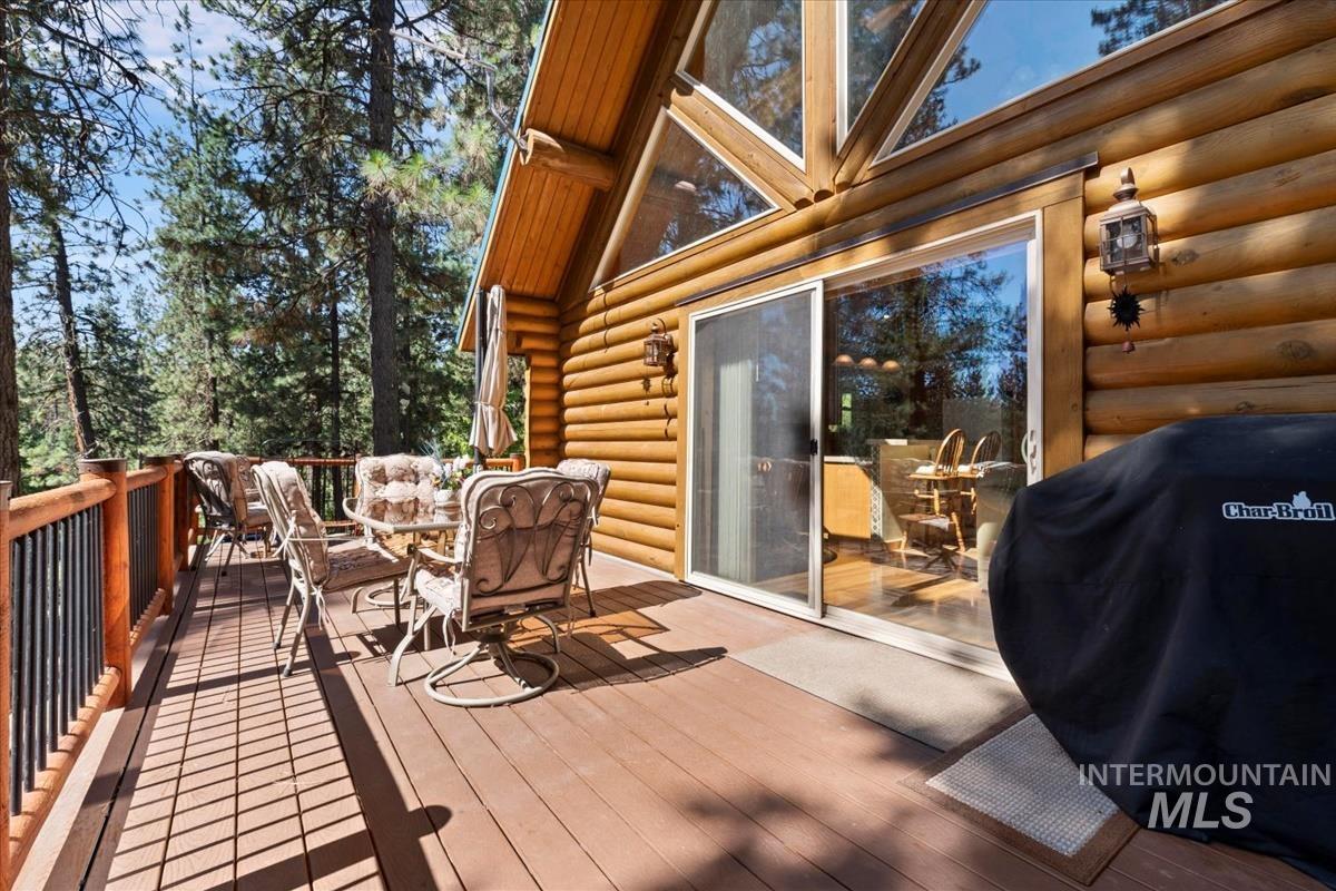 10 Elk Point Rd, Garden Valley, Idaho 83622, 3 Bedrooms, 2 Bathrooms, Residential For Sale, Price $565,000, 98979785