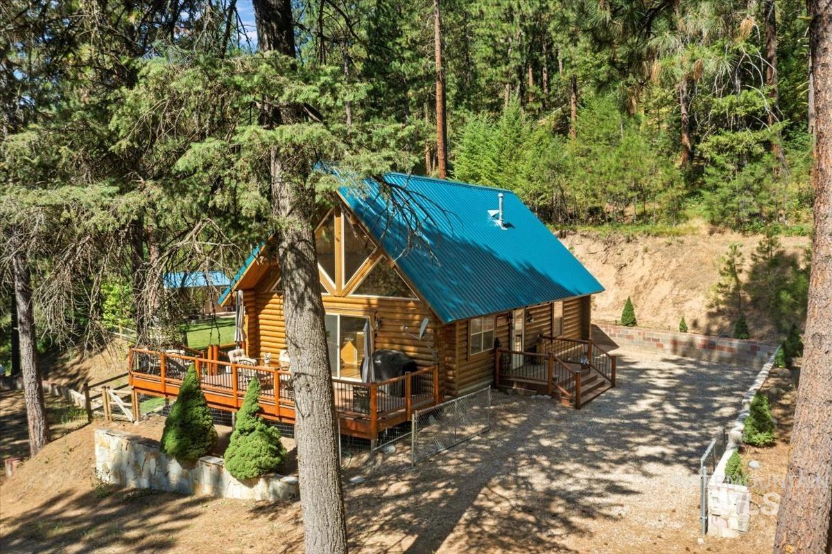 10 Elk Point Rd, Garden Valley, Idaho 83622, 3 Bedrooms, 2 Bathrooms, Residential For Sale, Price $560,000, 98979785