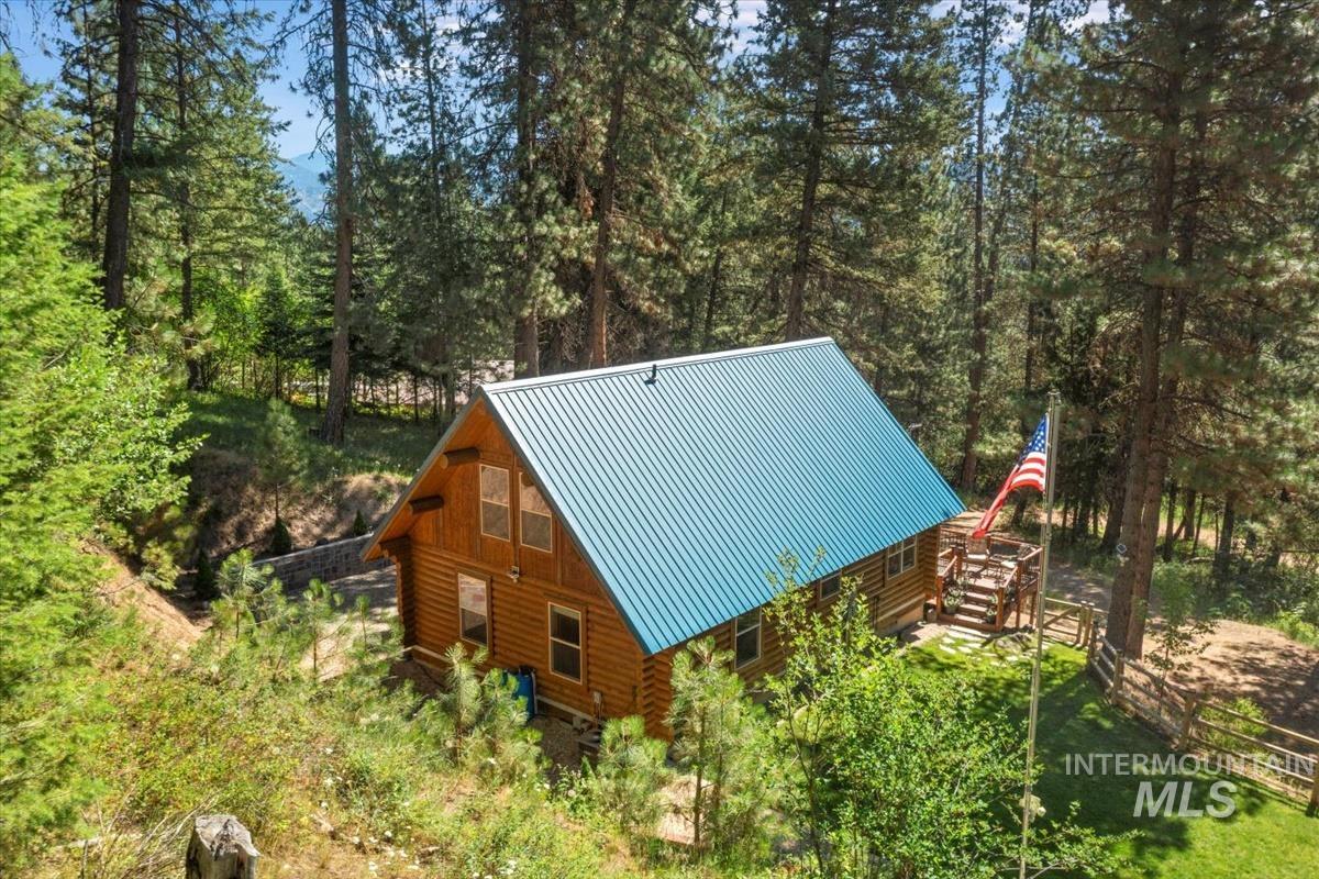 10 Elk Point Rd, Garden Valley, Idaho 83622, 3 Bedrooms, 2 Bathrooms, Residential For Sale, Price $565,000, 98979785