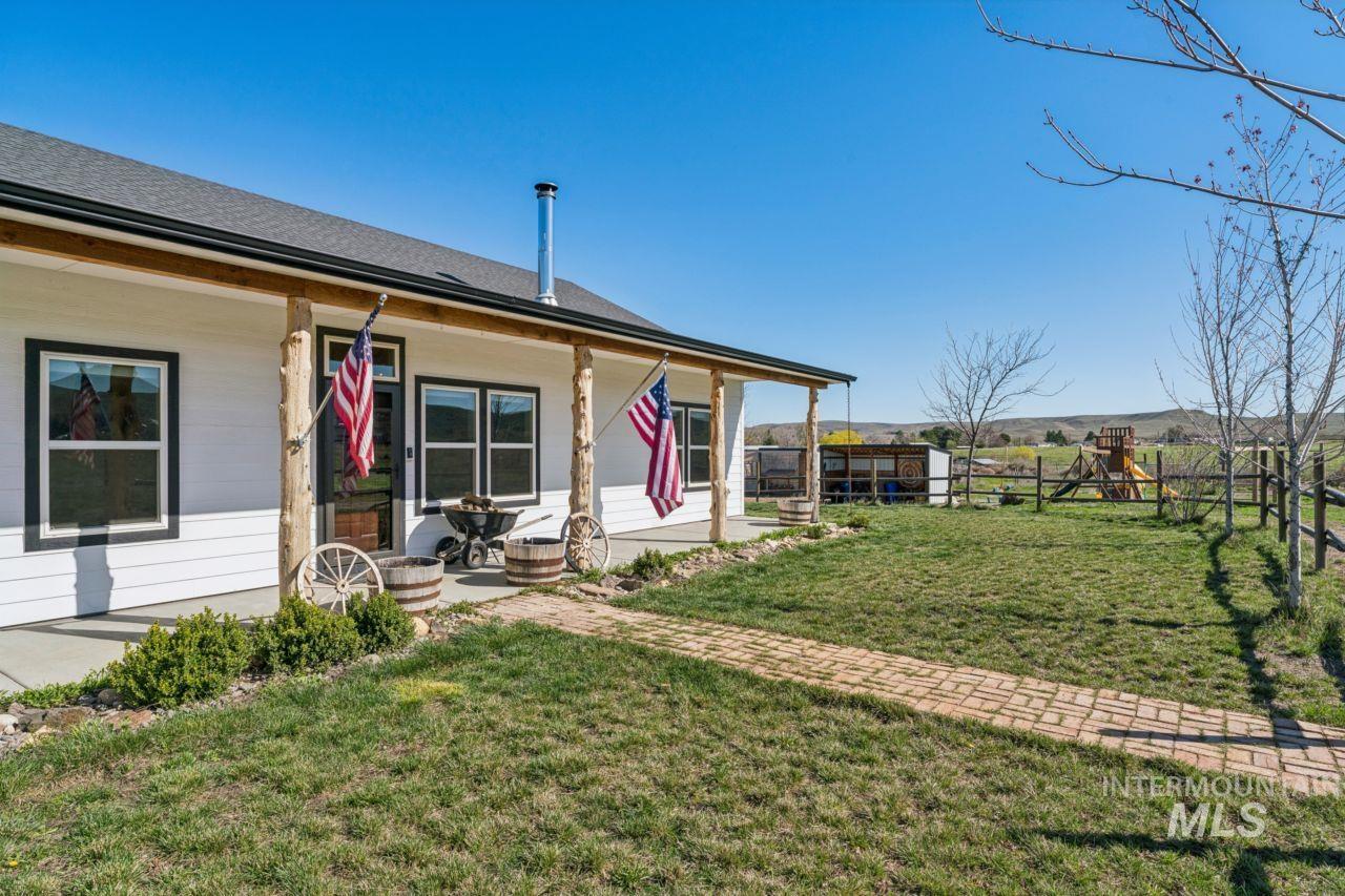 3011 Center Ave, Payette, Idaho 83661, 4 Bedrooms, 2.5 Bathrooms, Residential For Sale, Price $749,900,MLS 98979786