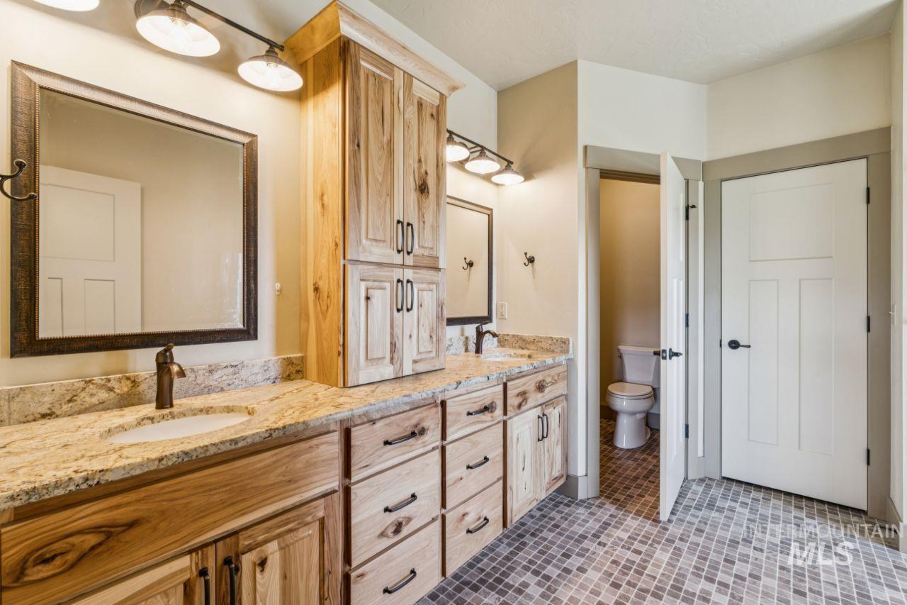 3011 Center Ave, Payette, Idaho 83661, 4 Bedrooms, 2.5 Bathrooms, Residential For Sale, Price $749,900,MLS 98979786