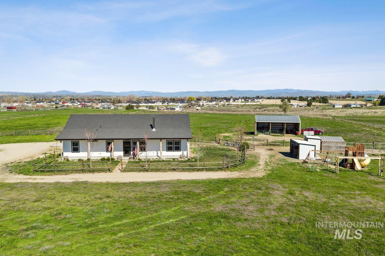 3011 Center Ave, Payette, Idaho 83661, 4 Bedrooms, 2.5 Bathrooms, Residential For Sale, Price $749,900,MLS 98979786