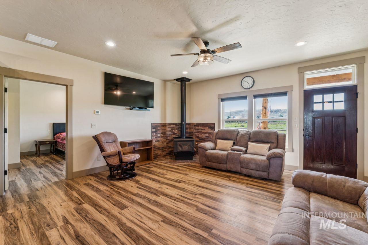 3011 Center Ave, Payette, Idaho 83661, 4 Bedrooms, 2.5 Bathrooms, Residential For Sale, Price $749,900,MLS 98979786