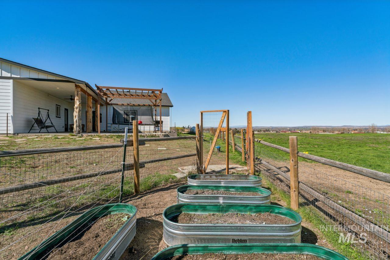 3011 Center Ave, Payette, Idaho 83661, 4 Bedrooms, 2.5 Bathrooms, Residential For Sale, Price $749,900,MLS 98979786