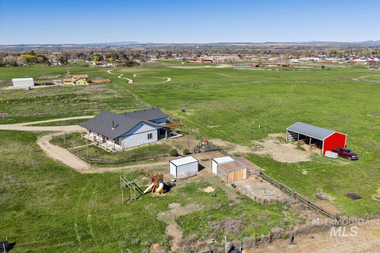 3011 Center Ave, Payette, Idaho 83661, 4 Bedrooms, 2.5 Bathrooms, Residential For Sale, Price $749,900,MLS 98979786