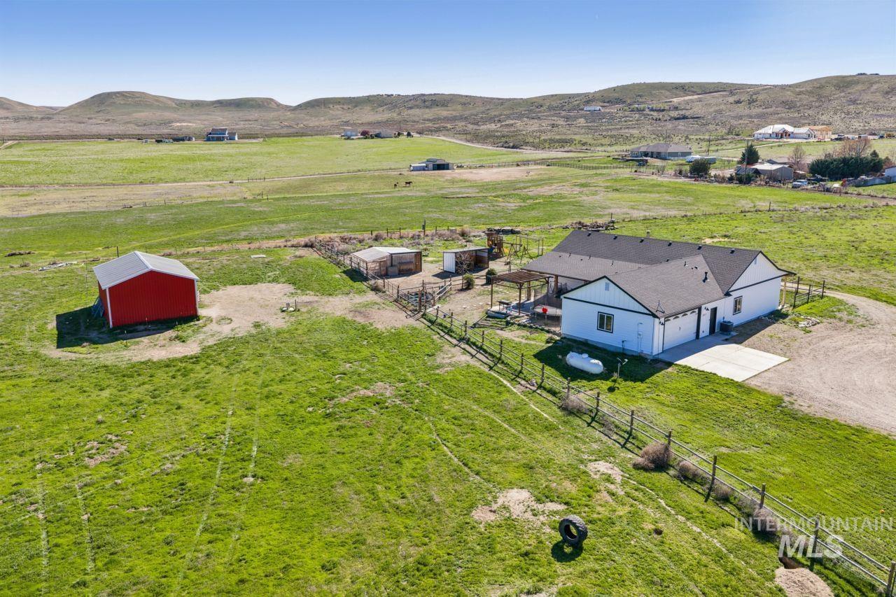 3011 Center Ave, Payette, Idaho 83661, 4 Bedrooms, 2.5 Bathrooms, Residential For Sale, Price $749,900,MLS 98979786