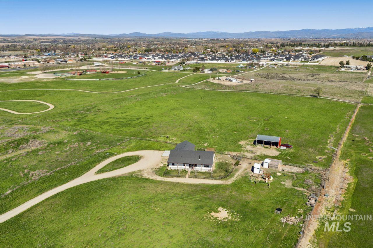 3011 Center Ave, Payette, Idaho 83661, 4 Bedrooms, 2.5 Bathrooms, Residential For Sale, Price $749,900,MLS 98979786