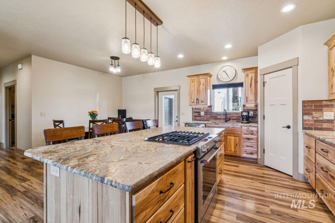 3011 Center Ave, Payette, Idaho 83661, 4 Bedrooms, 2.5 Bathrooms, Residential For Sale, Price $749,900,MLS 98979786