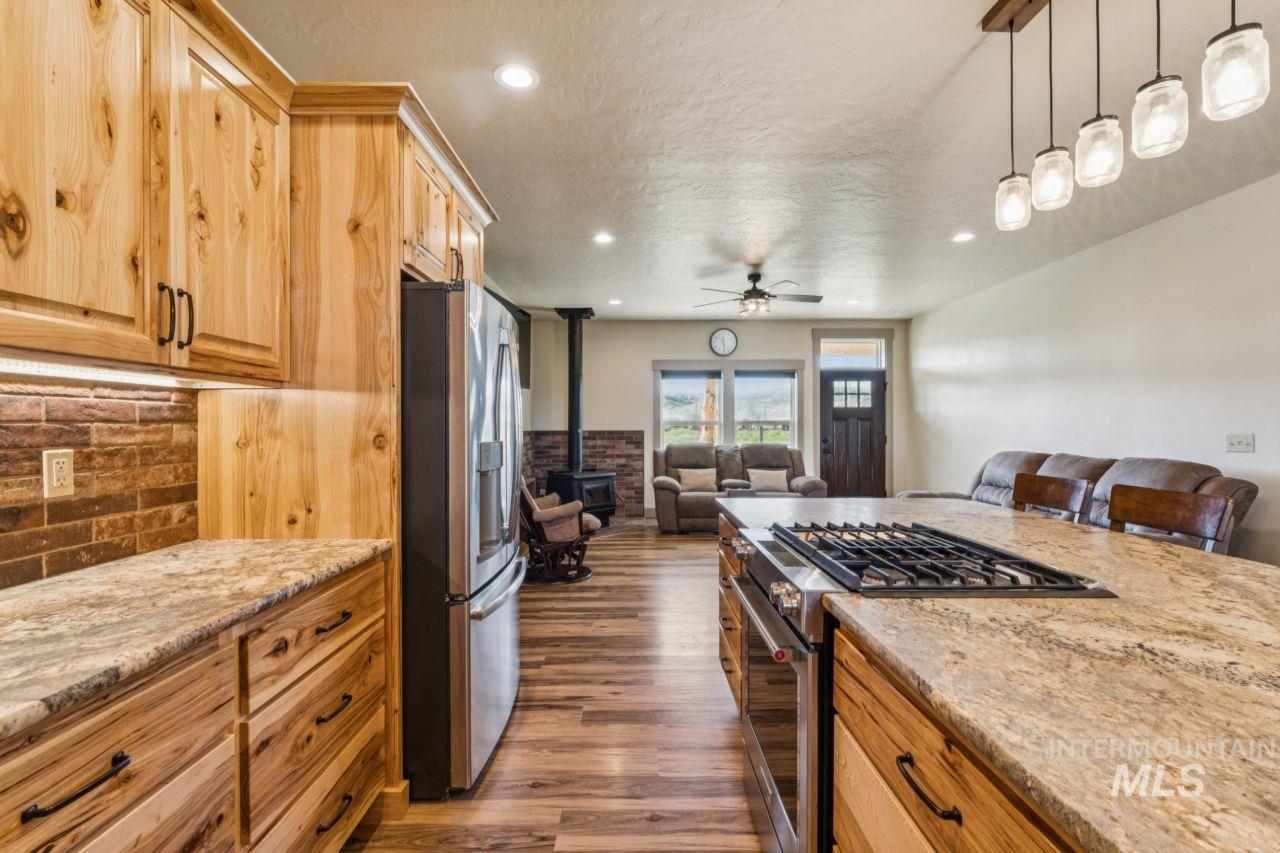 3011 Center Ave, Payette, Idaho 83661, 4 Bedrooms, 2.5 Bathrooms, Residential For Sale, Price $749,900,MLS 98979786