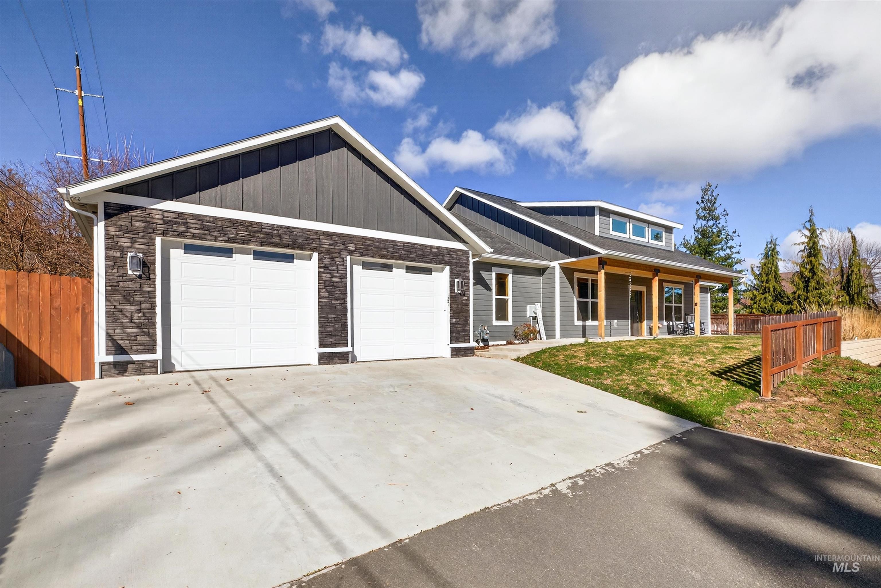 1321 Lande Lane, Moscow, Idaho 83843, 4 Bedrooms, 3 Bathrooms, Residential For Sale, Price $755,000,MLS 98979788