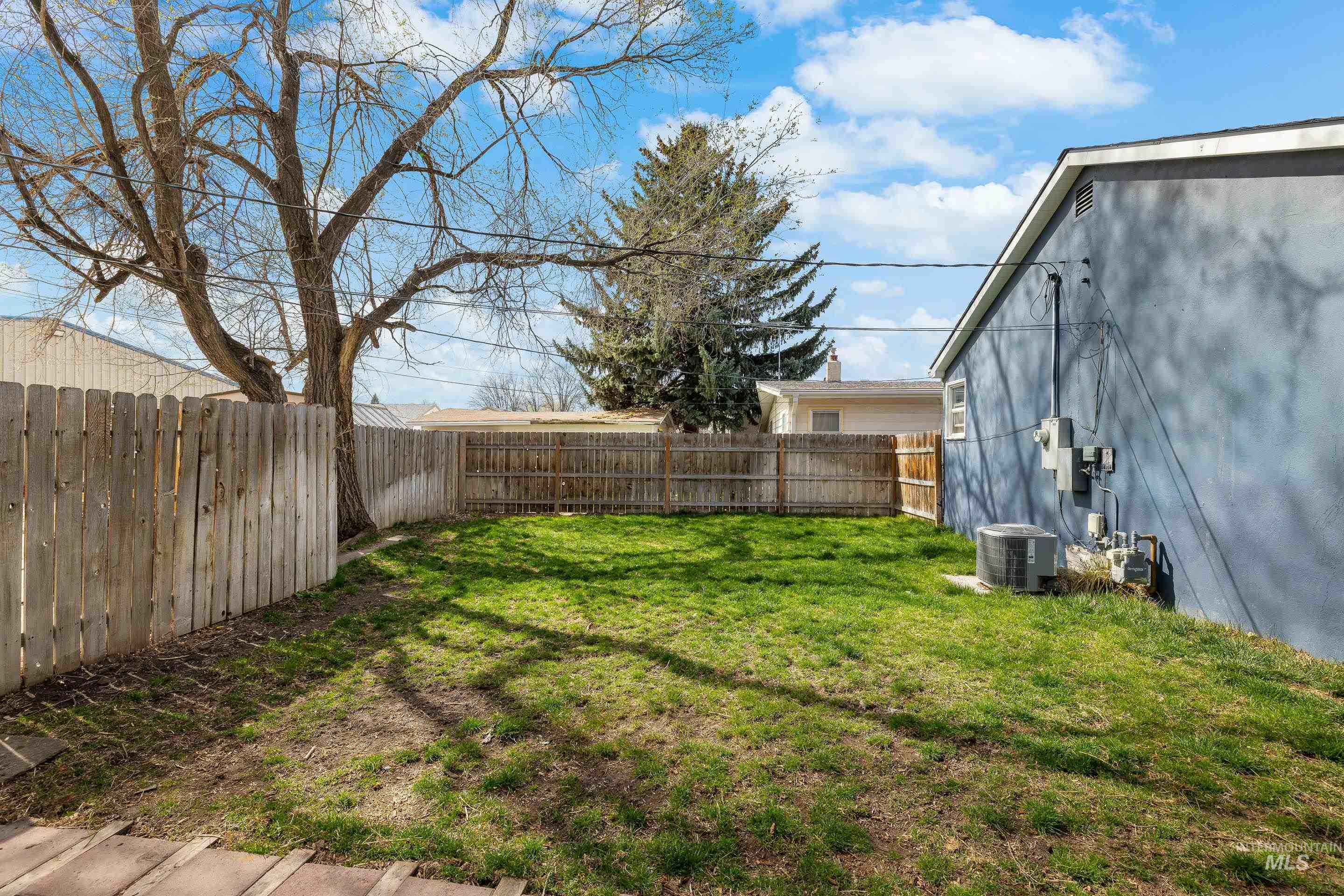 1265 E 4th N, Mountain Home, Idaho 83647-2902, 3 Bedrooms, 1 Bathroom, Residential For Sale, Price $274,990, 98979789