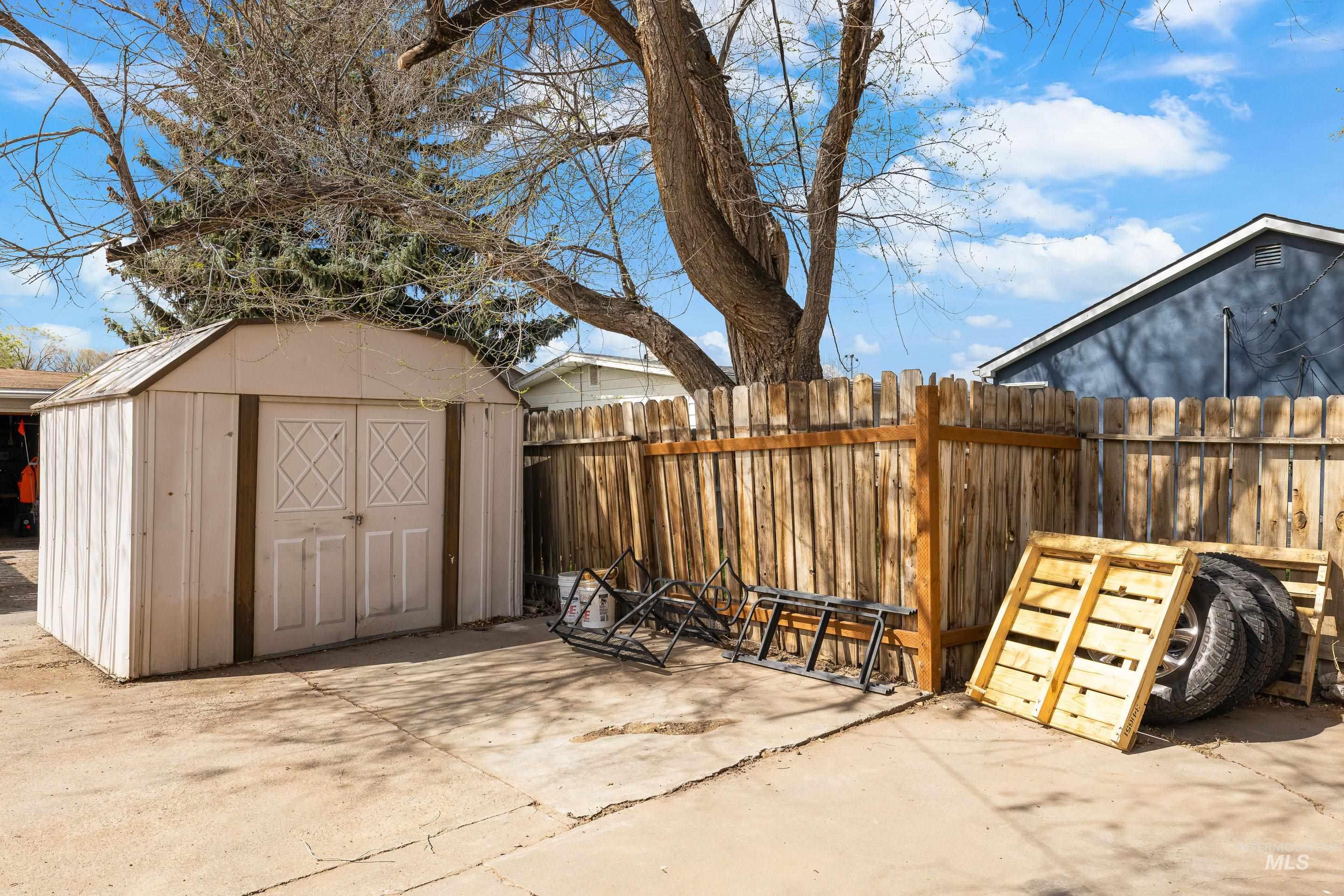 1265 E 4th N, Mountain Home, Idaho 83647-2902, 3 Bedrooms, 1 Bathroom, Residential For Sale, Price $274,990, 98979789