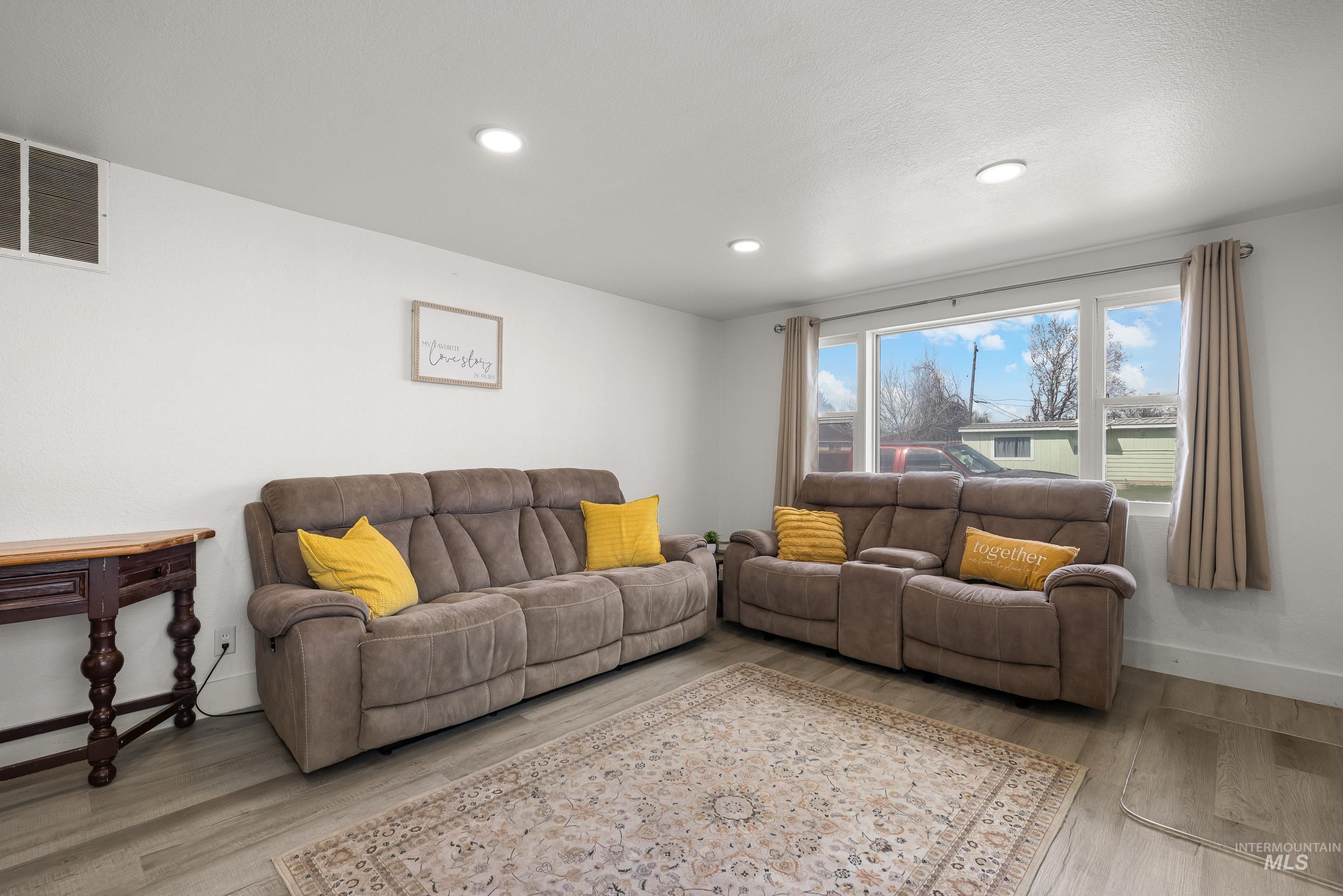 1265 E 4th N, Mountain Home, Idaho 83647-2902, 3 Bedrooms, 1 Bathroom, Residential For Sale, Price $274,990, 98979789