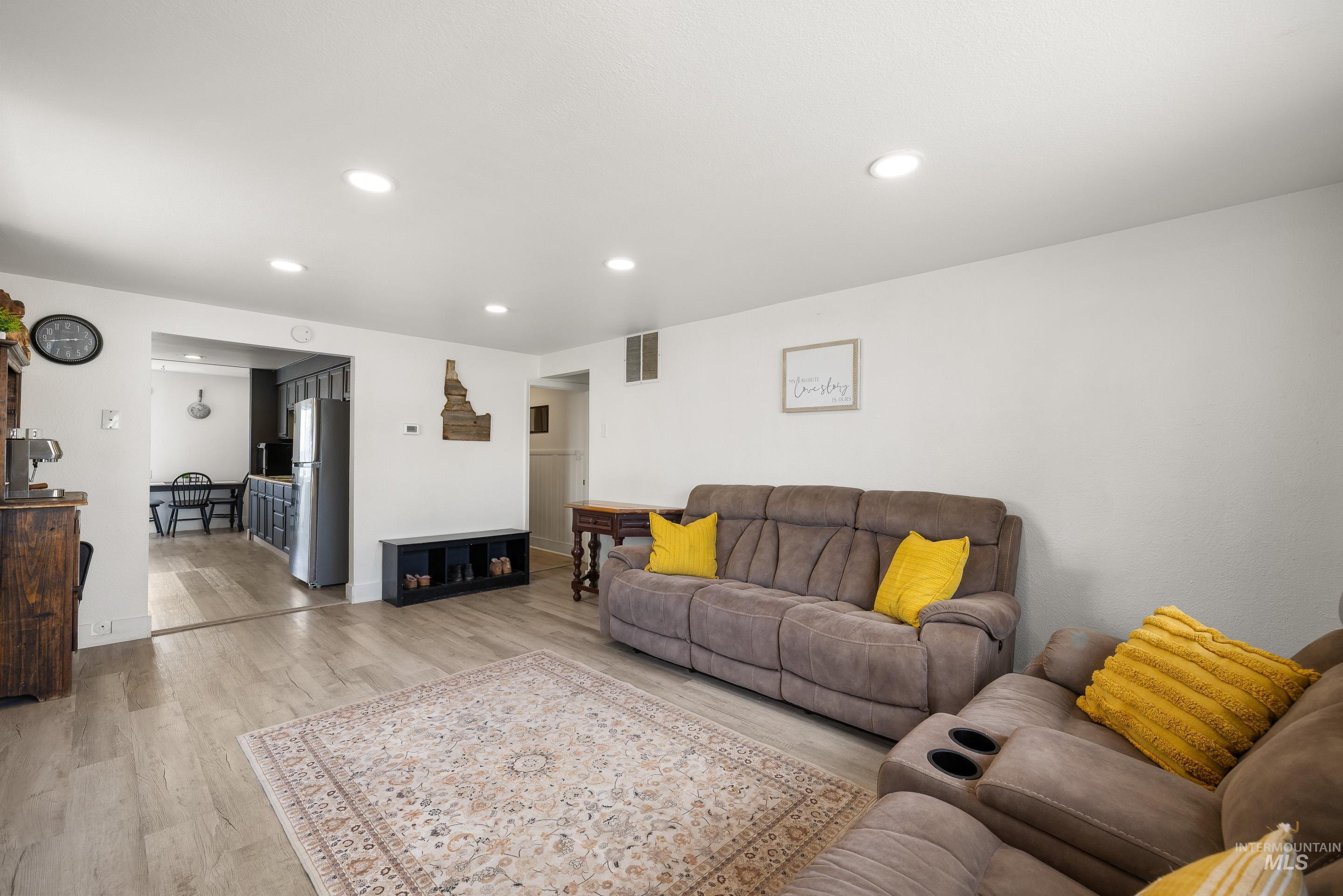 1265 E 4th N, Mountain Home, Idaho 83647-2902, 3 Bedrooms, 1 Bathroom, Residential For Sale, Price $274,990, 98979789