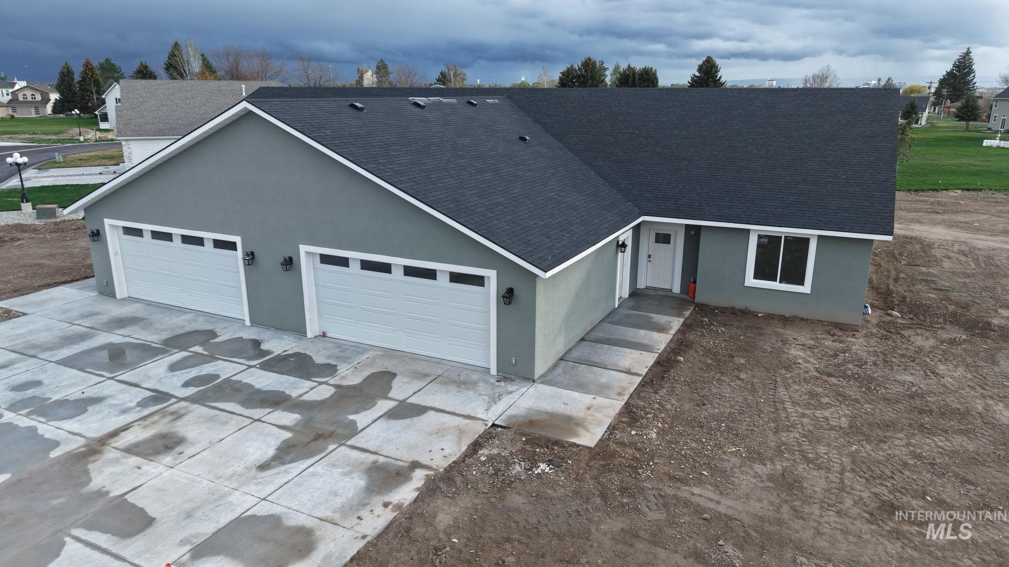 40 Lakeside Loop, Burley, Idaho 83318, 3 Bedrooms, 2 Bathrooms, Residential For Sale, Price $442,999, 98979790