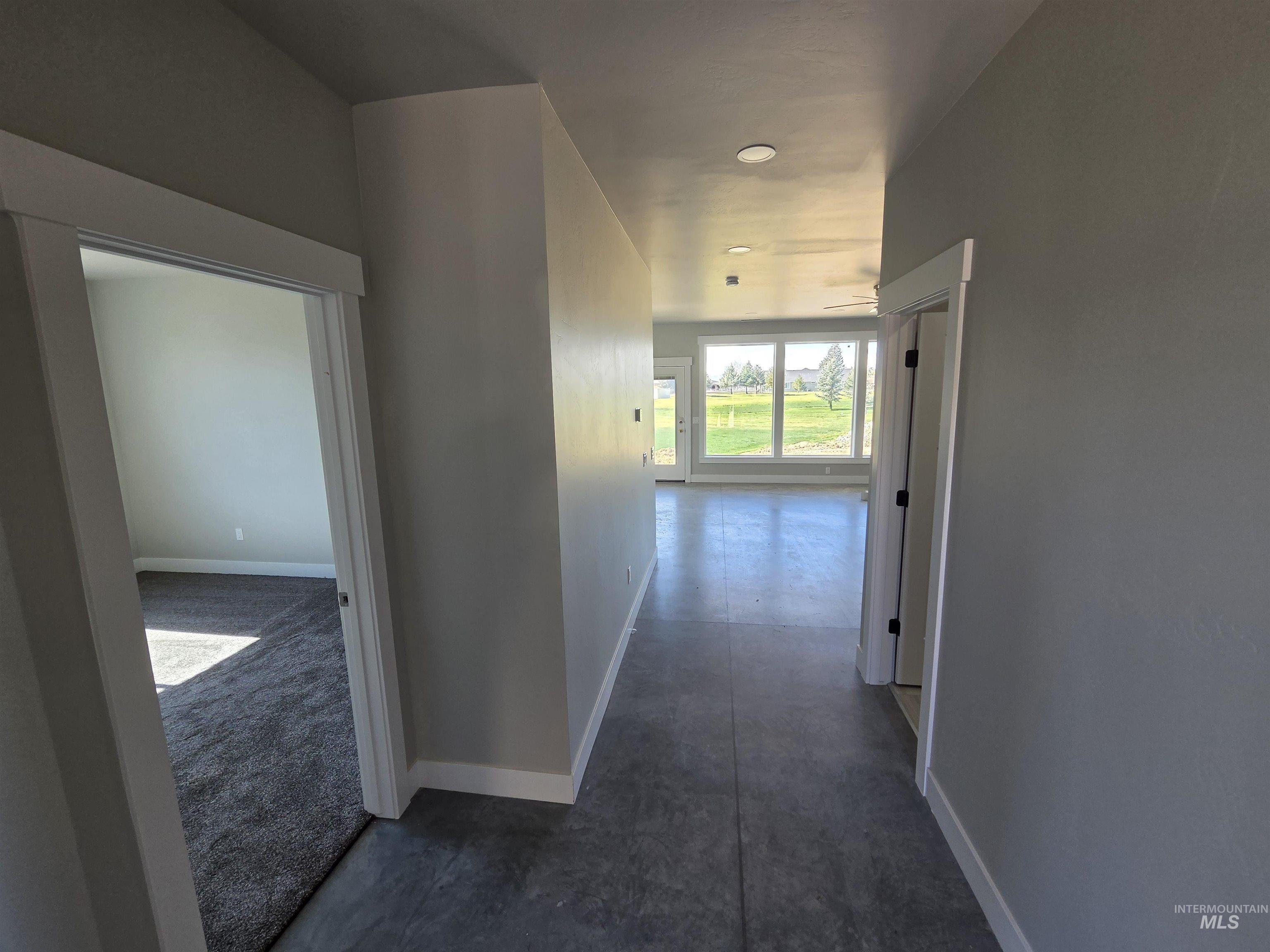 39 Lakeside Loop, Burley, Idaho 83318, 3 Bedrooms, 2 Bathrooms, Residential For Sale, Price $442,999,MLS 98979791