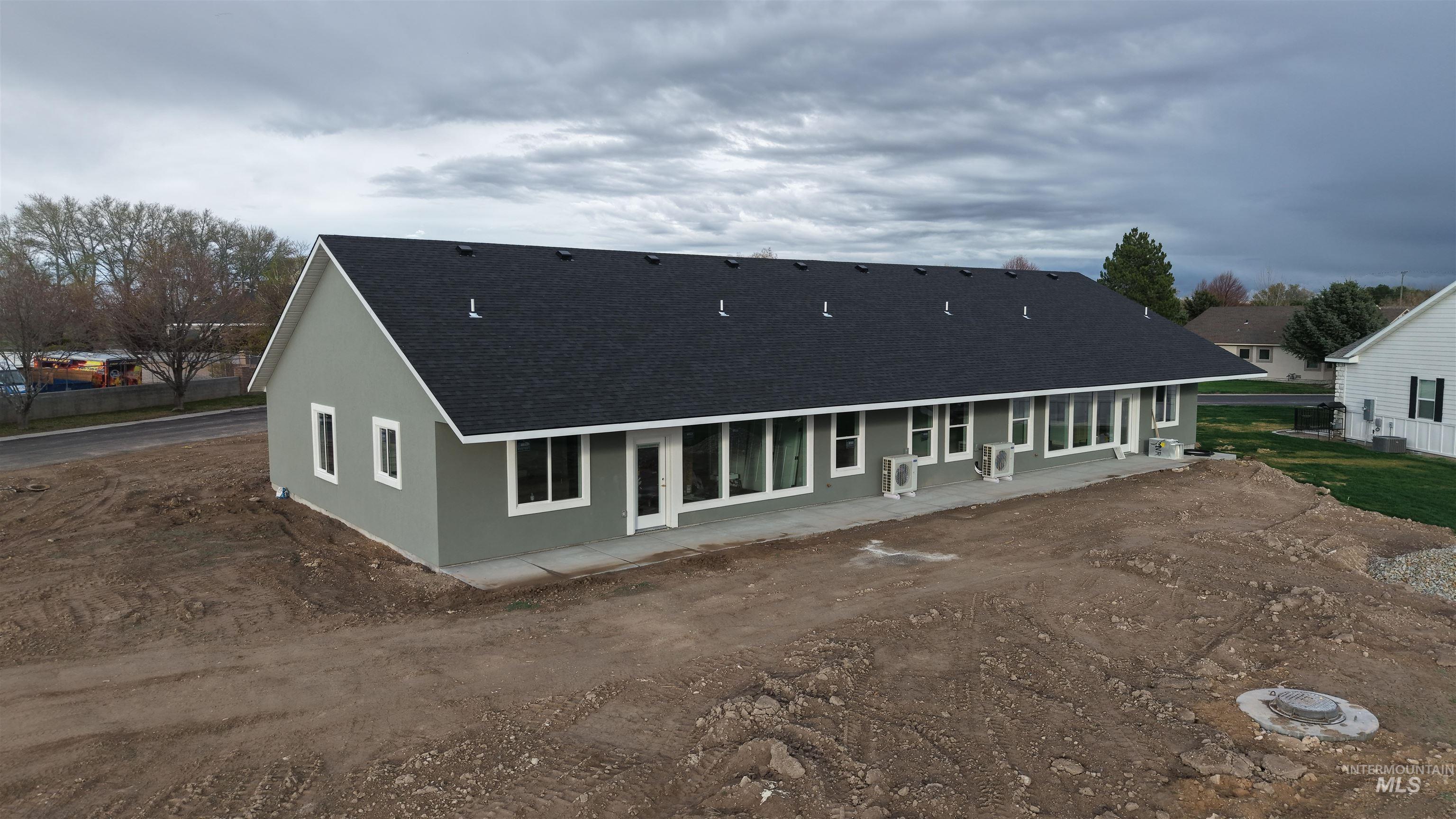39 Lakeside Loop, Burley, Idaho 83318, 3 Bedrooms, 2 Bathrooms, Residential For Sale, Price $442,999,MLS 98979791