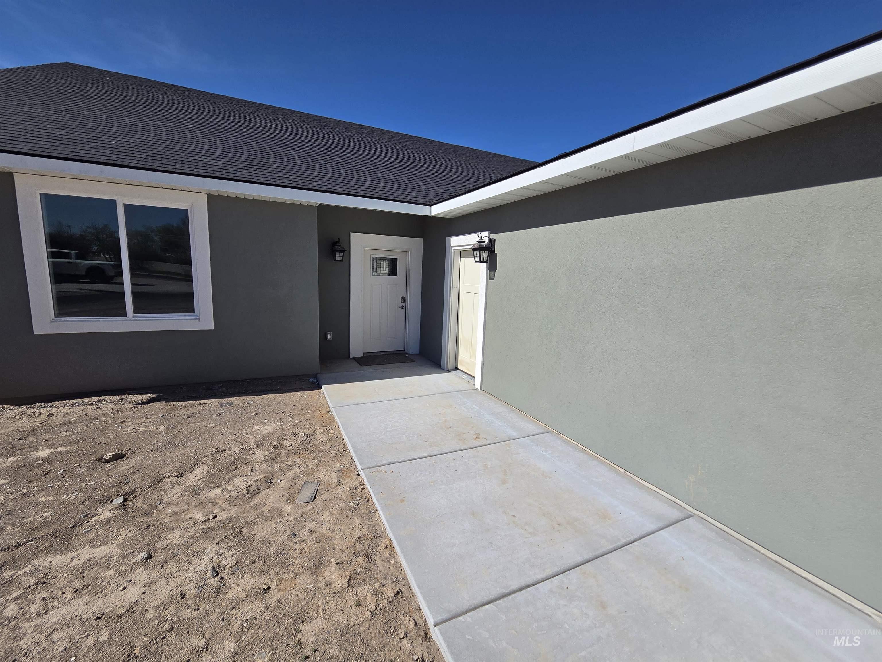 39 Lakeside Loop, Burley, Idaho 83318, 3 Bedrooms, 2 Bathrooms, Residential For Sale, Price $442,999,MLS 98979791