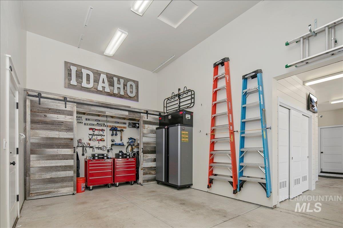 6119 N Farleigh Ave, Meridian, Idaho 83646, 5 Bedrooms, 3 Bathrooms, Residential For Sale, Price $1,139,000, 98979792