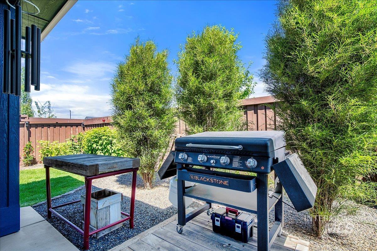 6119 N Farleigh Ave, Meridian, Idaho 83646, 5 Bedrooms, 3 Bathrooms, Residential For Sale, Price $1,139,000, 98979792