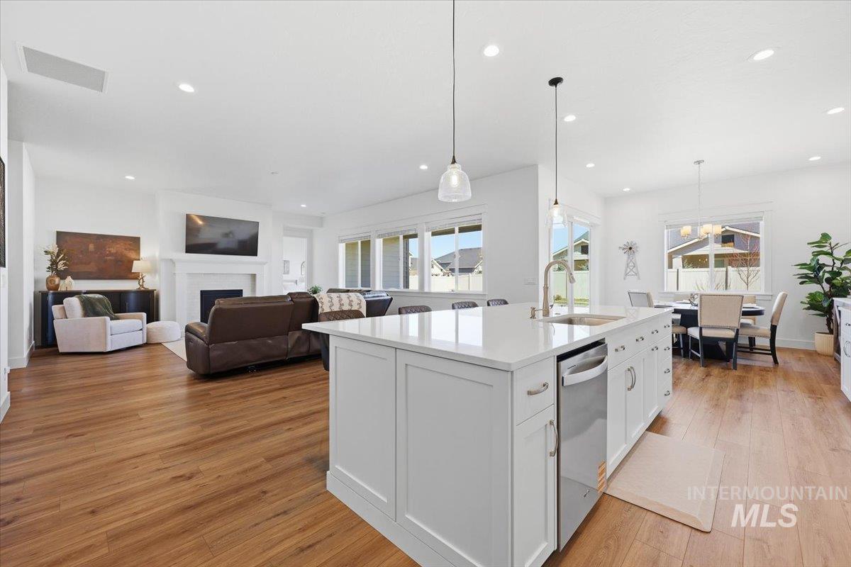 5512 N Ebony Way, Meridian, Idaho 83646, 4 Bedrooms, 3 Bathrooms, Residential For Sale, Price $679,000, 98979793