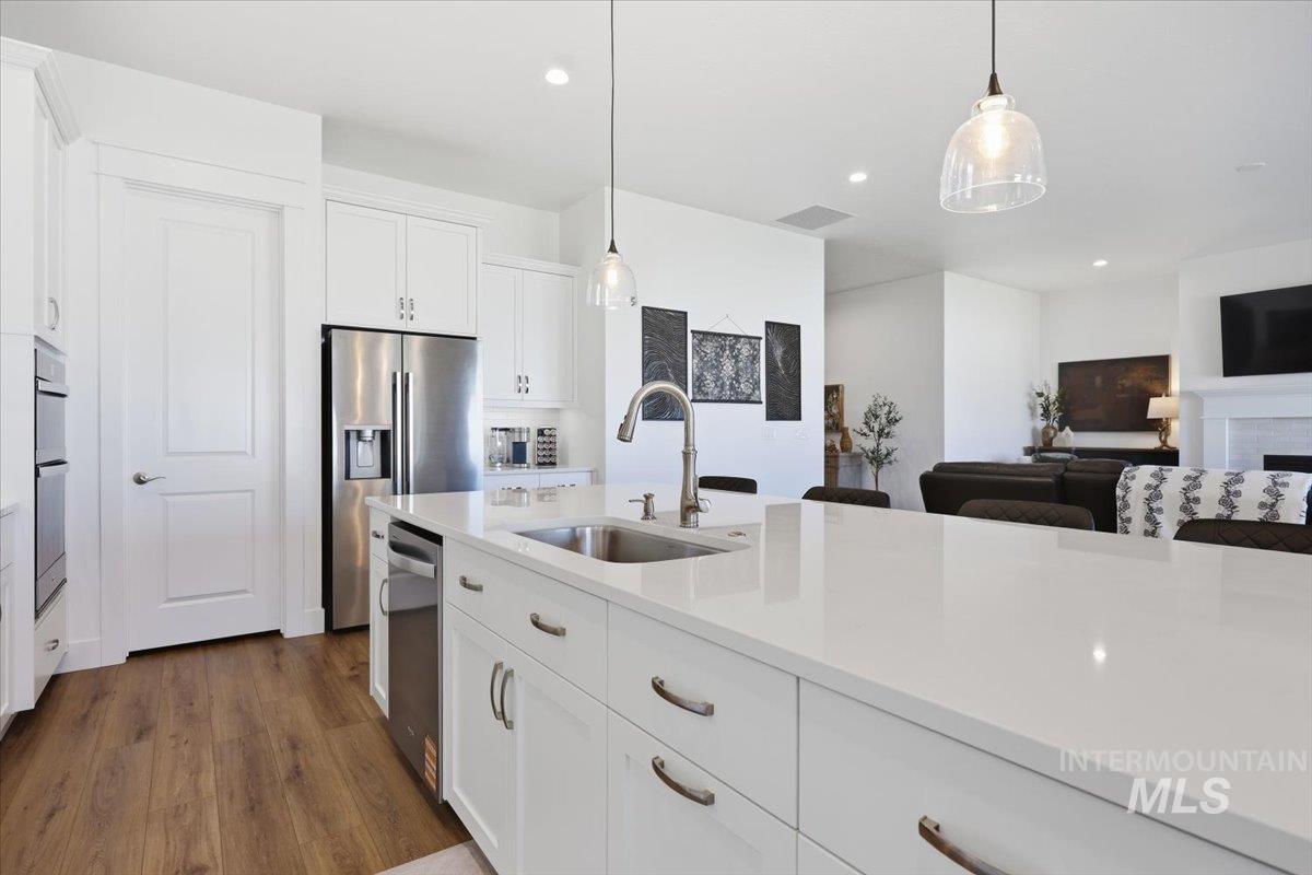 5512 N Ebony Way, Meridian, Idaho 83646, 4 Bedrooms, 3 Bathrooms, Residential For Sale, Price $679,000, 98979793