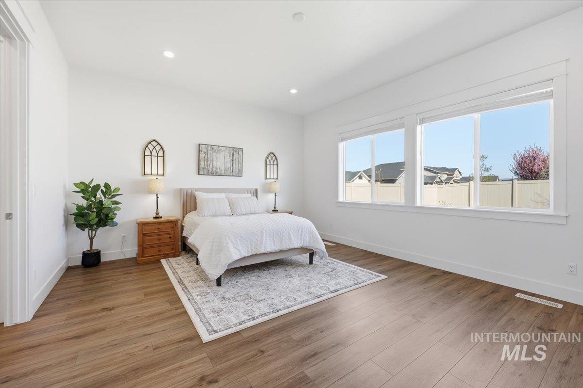 5512 N Ebony Way, Meridian, Idaho 83646, 4 Bedrooms, 3 Bathrooms, Residential For Sale, Price $679,000, 98979793