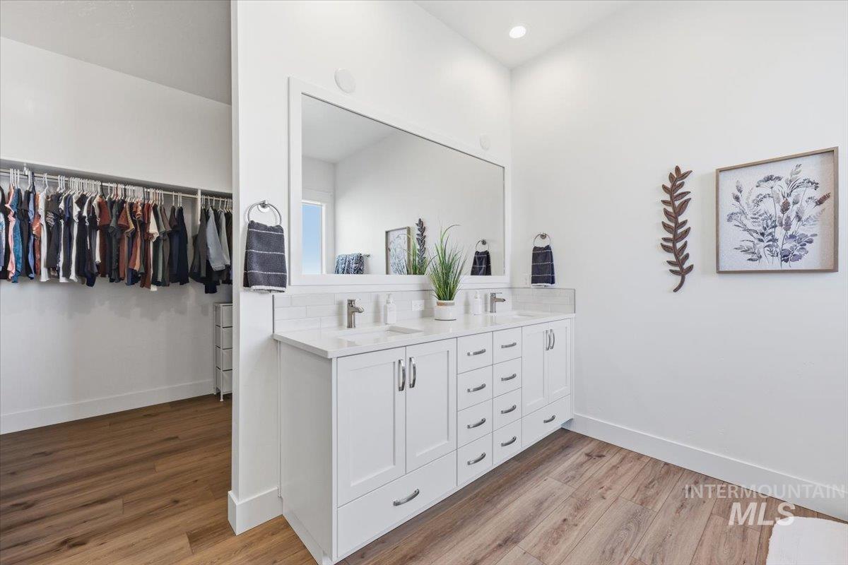 5512 N Ebony Way, Meridian, Idaho 83646, 4 Bedrooms, 3 Bathrooms, Residential For Sale, Price $679,000, 98979793