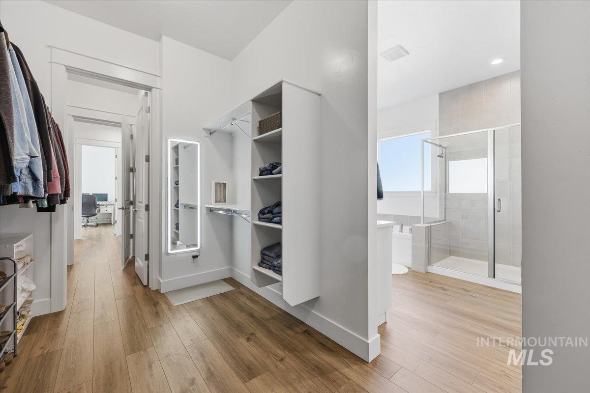 5512 N Ebony Way, Meridian, Idaho 83646, 4 Bedrooms, 3 Bathrooms, Residential For Sale, Price $679,000, 98979793